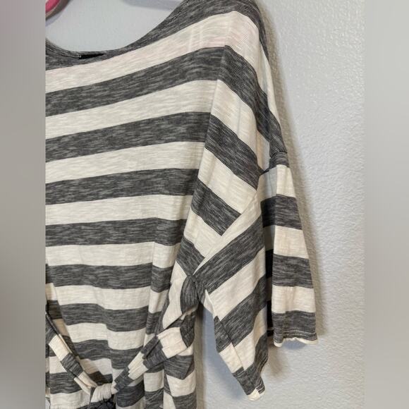 Urban Outfitters Lumiere Black Striped Short Sleeve Belted Tee - Picture 2 of 8